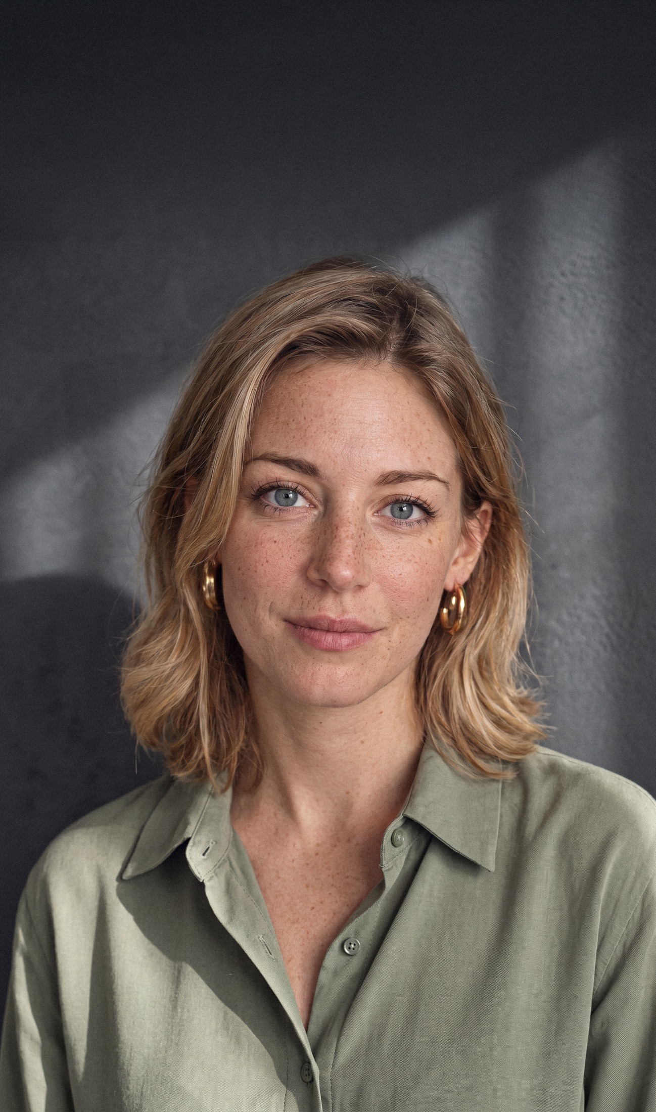LOGOS photographic reference 2 — Portraits